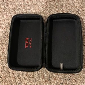Tumi amenity kit